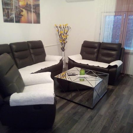 Apartman Matkovic อิโมตสกี ภายนอก รูปภาพ