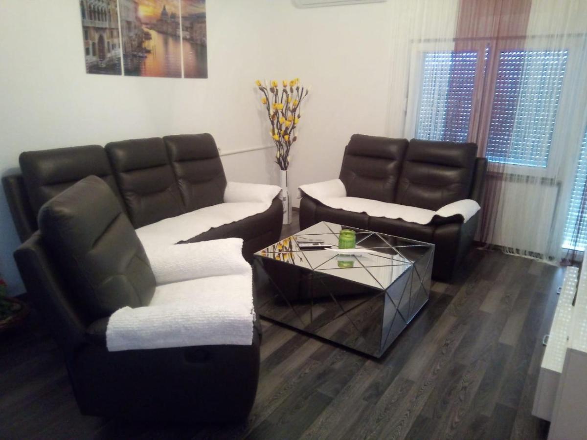Apartman Matkovic อิโมตสกี ภายนอก รูปภาพ